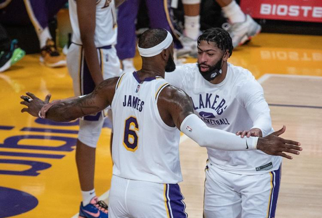 这名前锋的 这名前锋的