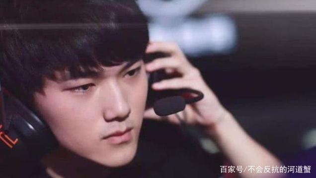 球员集体冲 球员集体冲